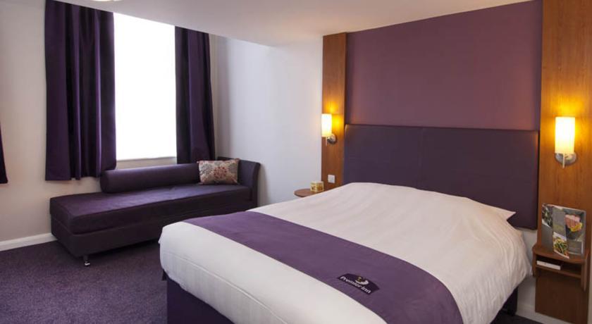 Premier Inn Basingstoke West Esterno foto
