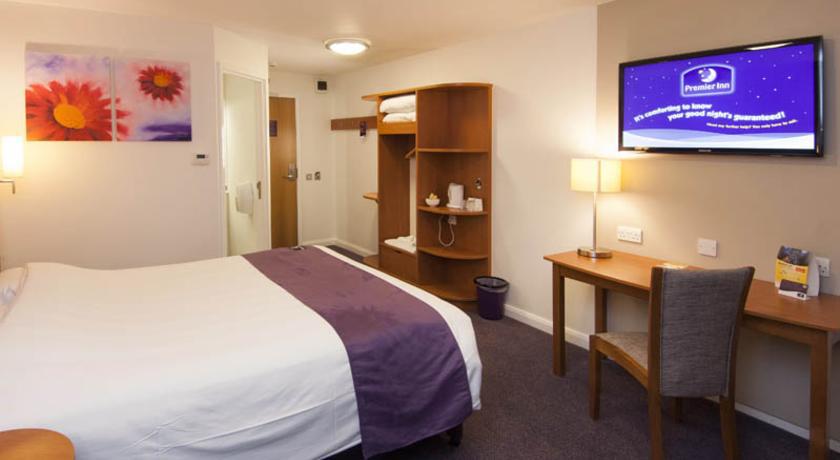Premier Inn Basingstoke West Esterno foto
