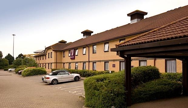 Premier Inn Basingstoke West Esterno foto