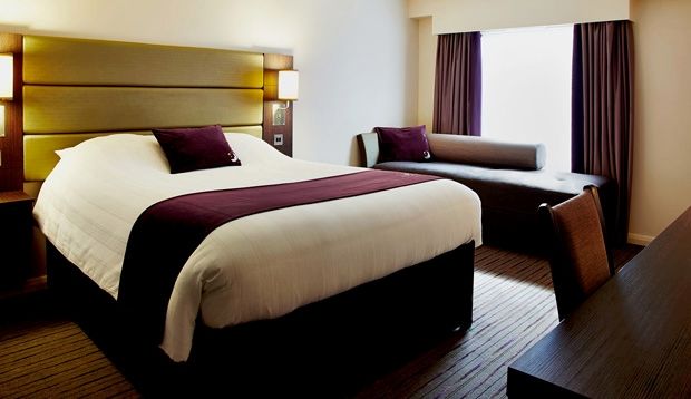 Premier Inn Basingstoke West Esterno foto